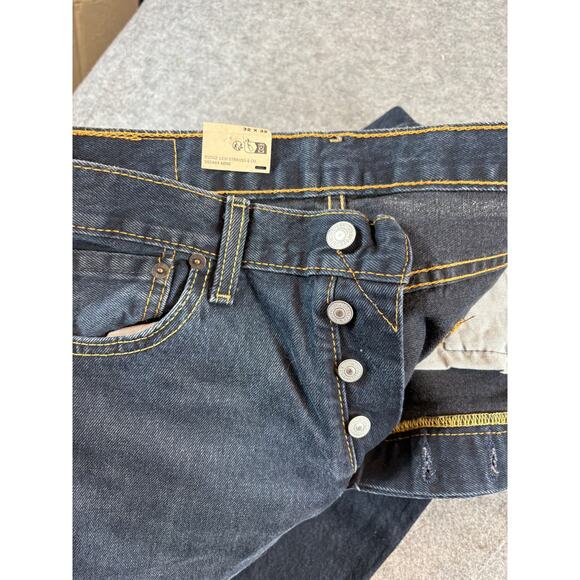 Levis 501 Red Tab Jeans Mens 32x32 Blue Straight Button Fly Streetwear Y2K NWT - Picture 2 of 4